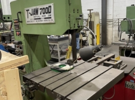 T-Jaw 700D Vertical Bandsaw