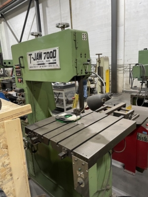 T-Jaw 700D Vertical Bandsaw